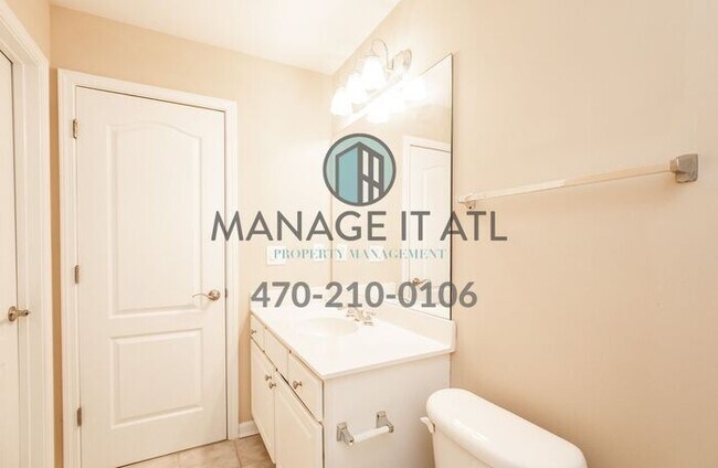 Building Photo - 3 Bedroom Townhome for Rent- Peachtree Rid...