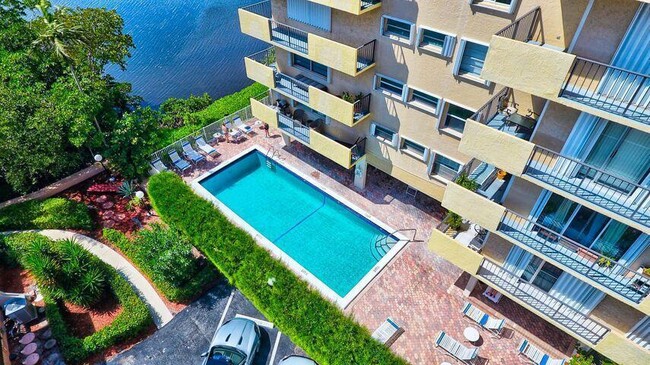 Building Photo - 3581 S Ocean Blvd