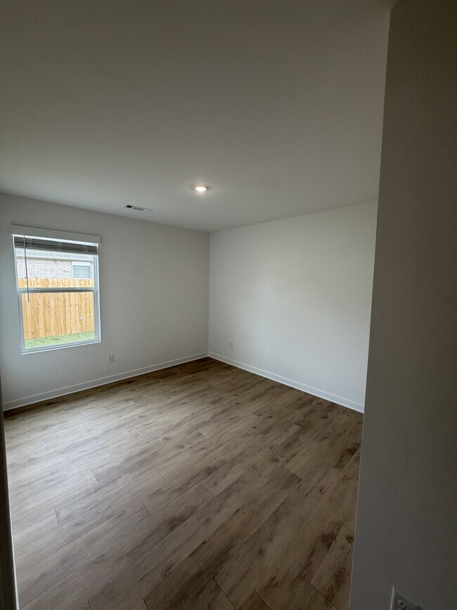 Building Photo - 562 Arizona St