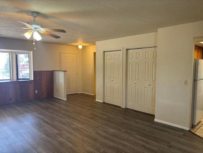 Building Photo - 1584 Sandy Ln