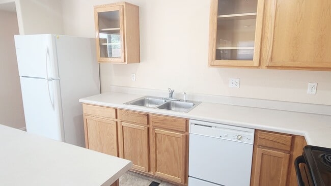 Building Photo - 4 bedroom in Chandler