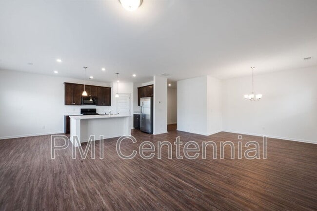 Building Photo - 3834 Clarington Dr