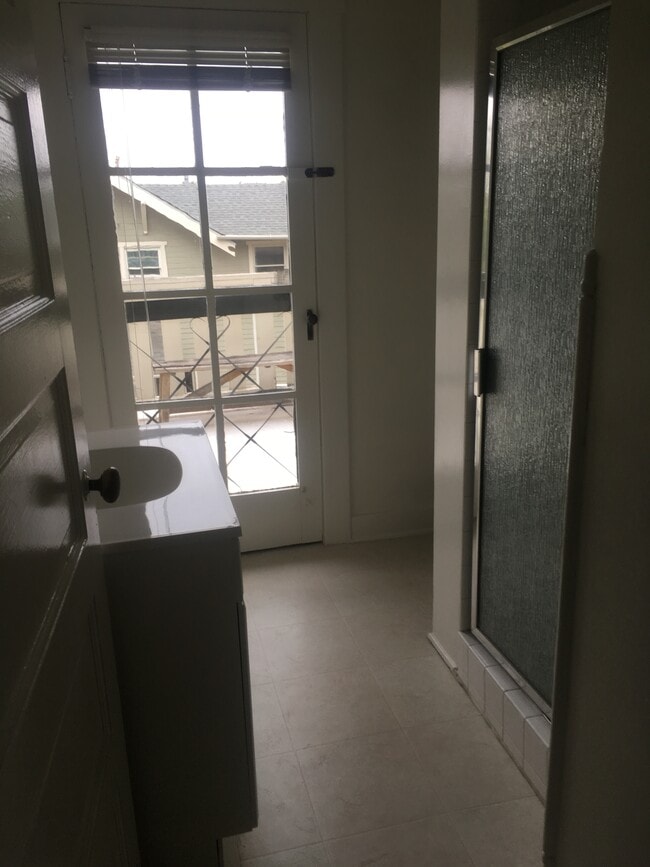 Bathroom - 1502 Huntington Dr