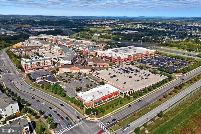 Building Photo - 1803 Blue Marble Terrace SE