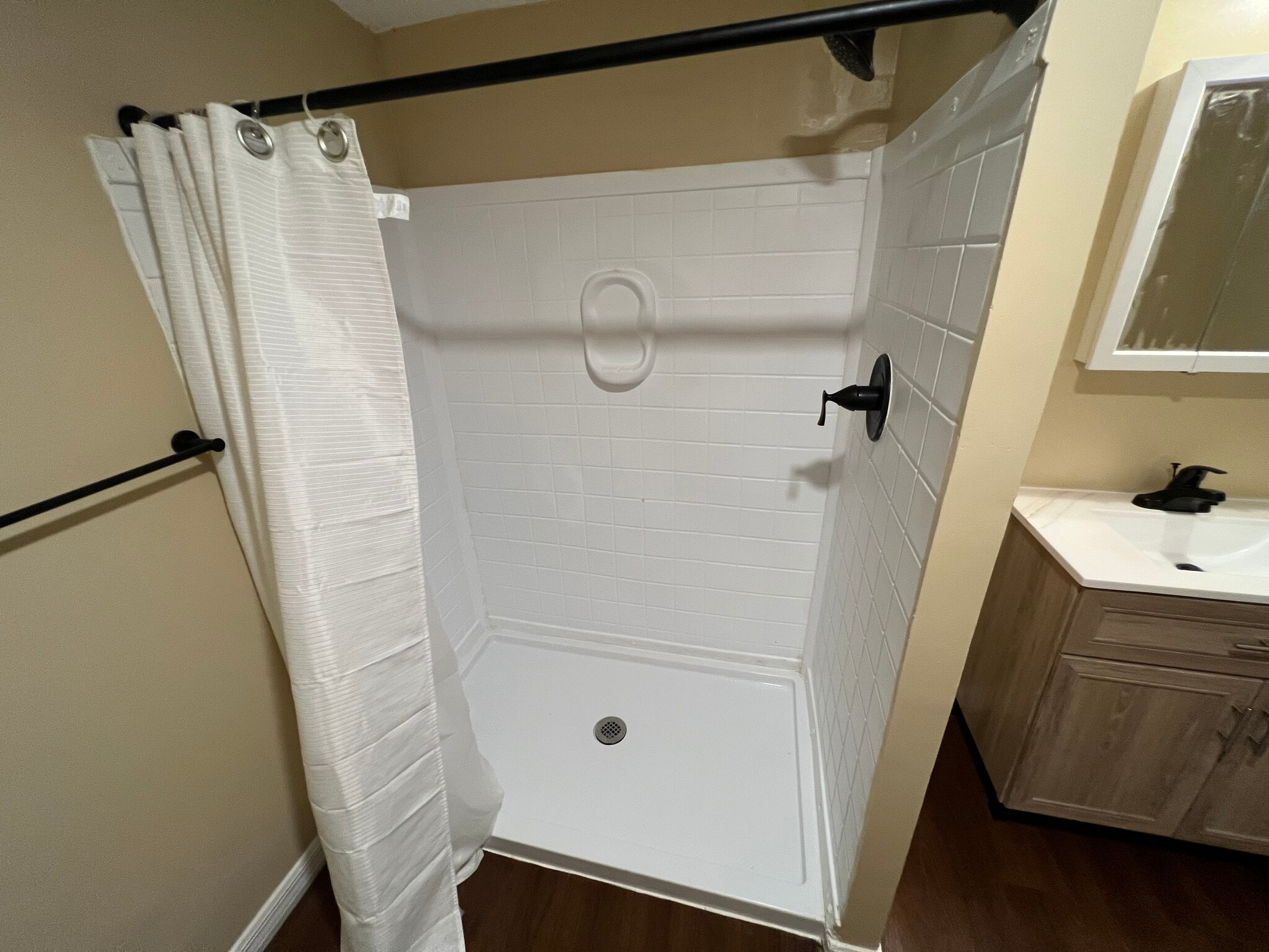 Master shower - 6506 Colony Park Dr