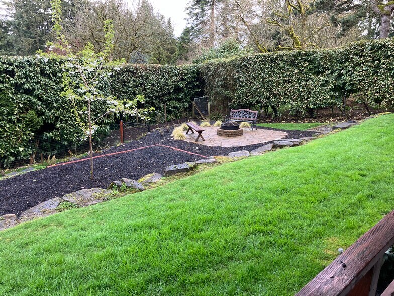 Building Photo - 9416 SW View Point Ter