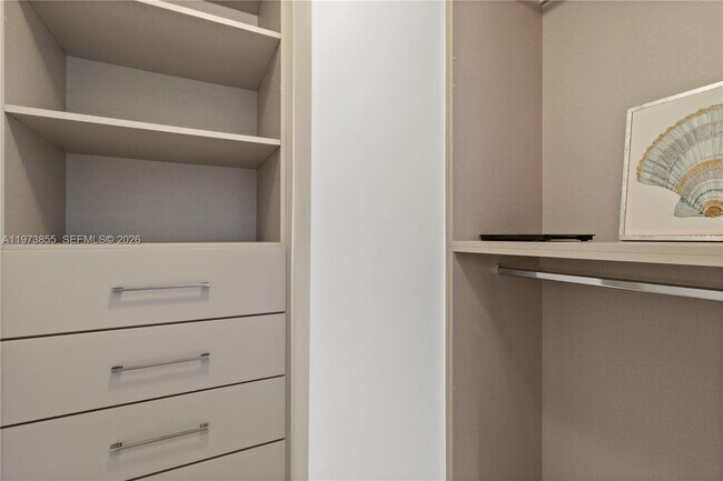 Building Photo - 121 NE 34th St