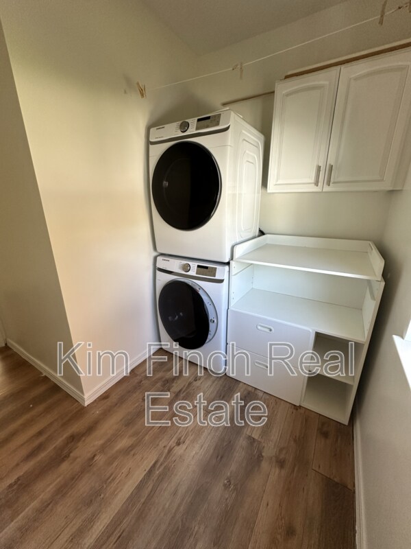 Building Photo - 9820 Deep Creek Dr