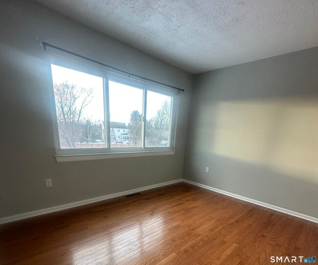 Building Photo - 256 Monticello Dr