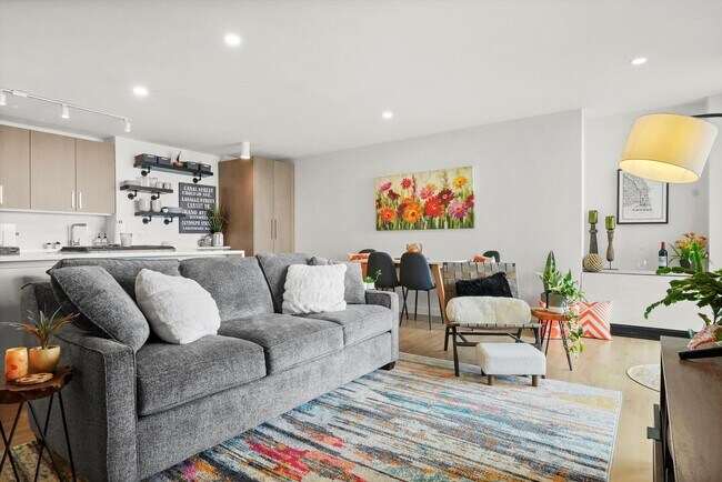 Building Photo - 3430 N Lake Shore Dr