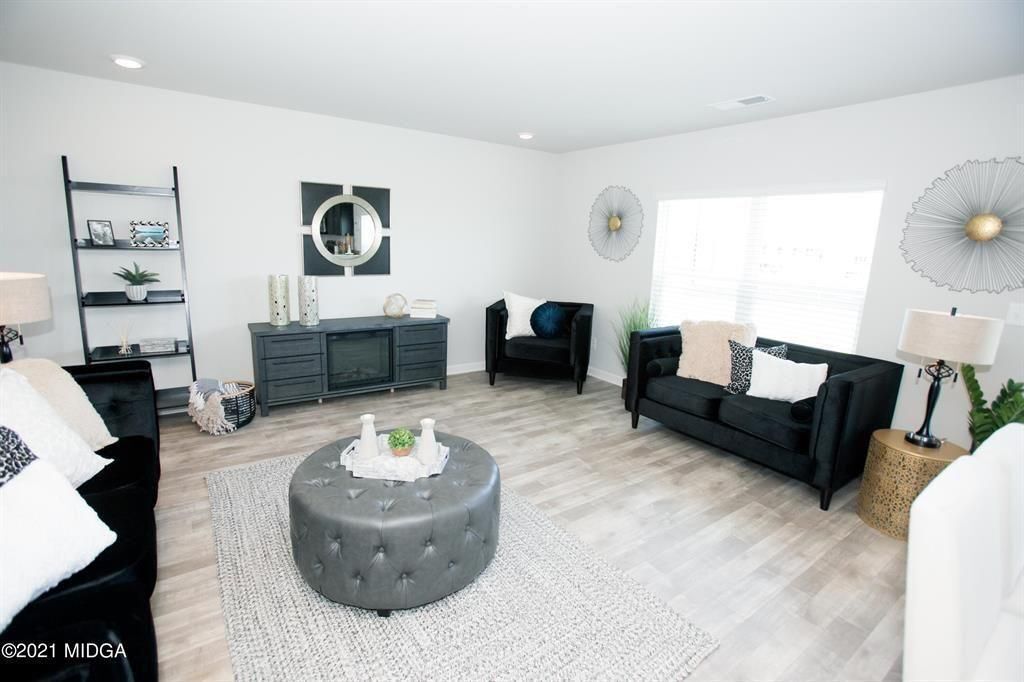 Building Photo - 178 Goodall Woods Dr