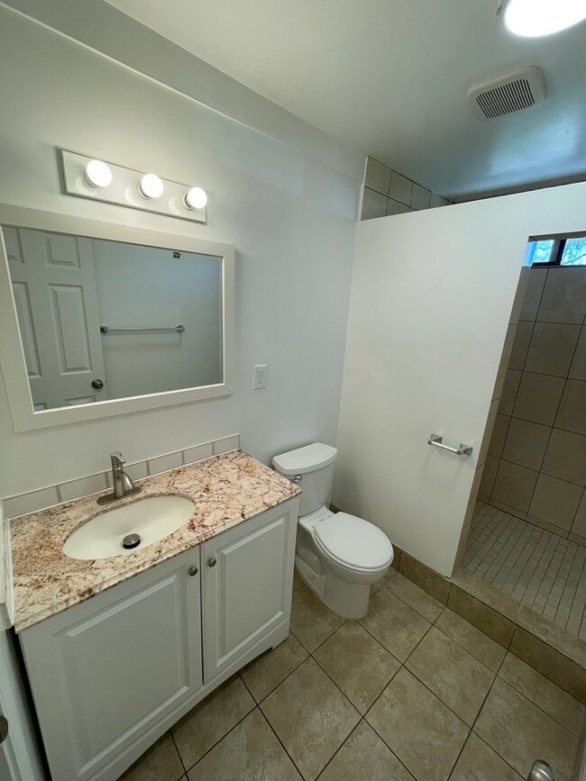 Building Photo - 5 Bedroom 2 Bathroom Apartment in Goleta