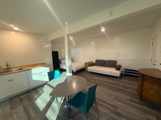 Building Photo - 22607 Pacific Coast Hwy