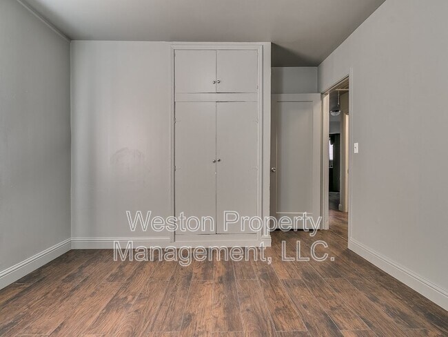 Building Photo - 2101 Westchester Dr