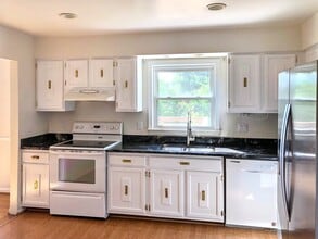 Building Photo - 13382 Brookfield Ct