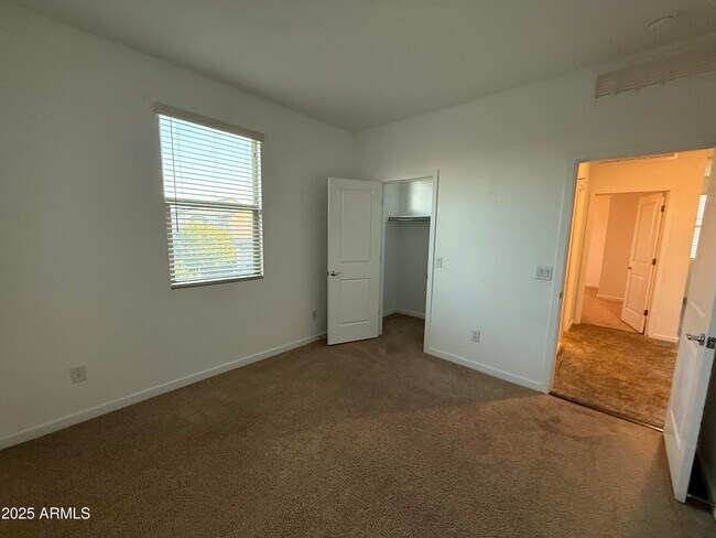 Building Photo - 14074 W Valentine St