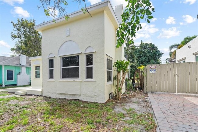 Building Photo - 634 37th St