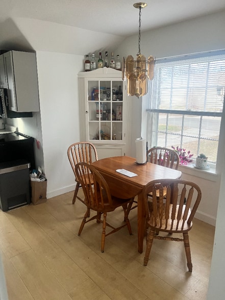 Building Photo - 609 W 86th Terrace