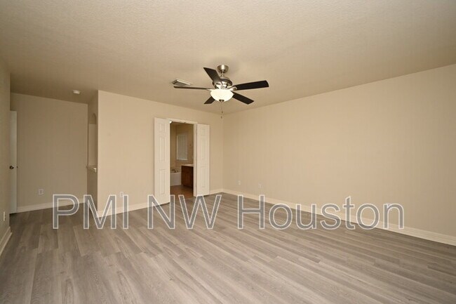 Building Photo - 1506 York Creek Dr