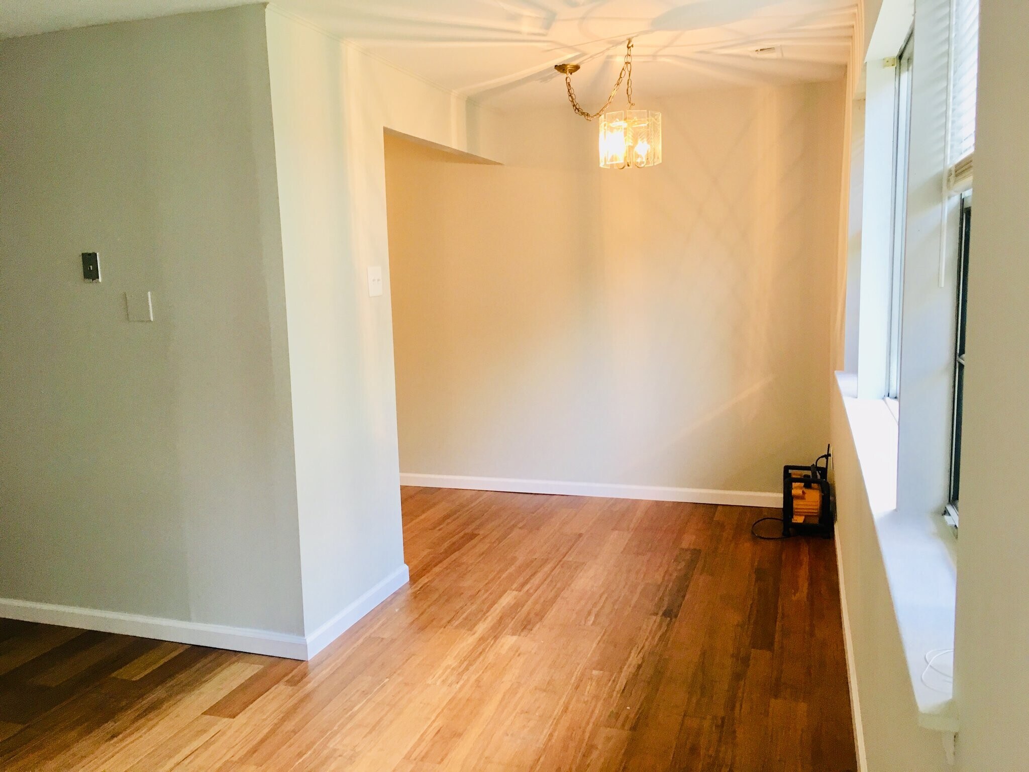 Building Photo - 810 N Forklanding Rd