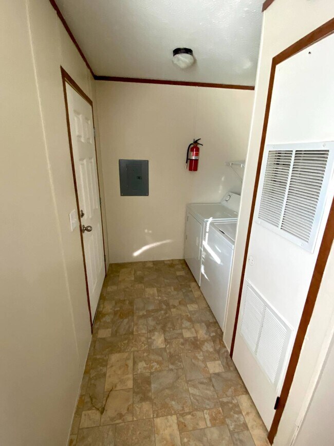 Building Photo - 1907 Borman Ct