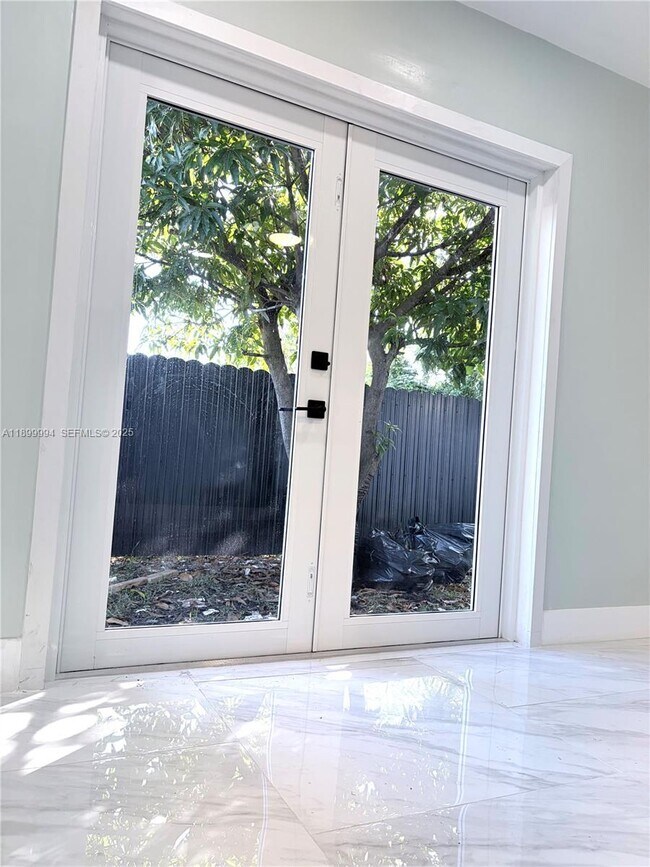 Building Photo - 10370 SW 174th Terrace