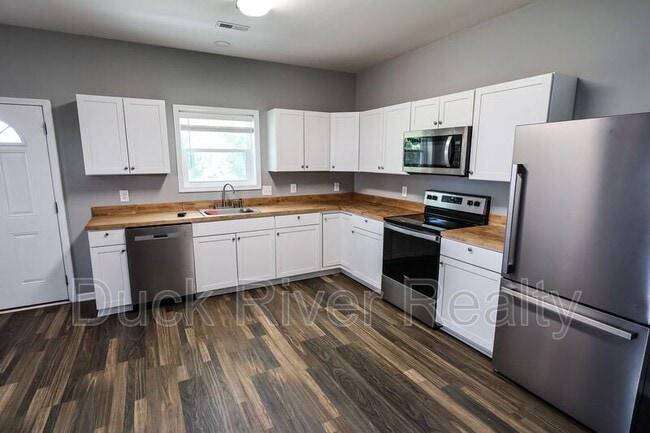 Building Photo - 130 Westover Dr