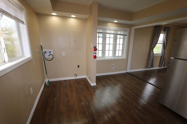 Building Photo - 2 Bedroom 1 Bath House