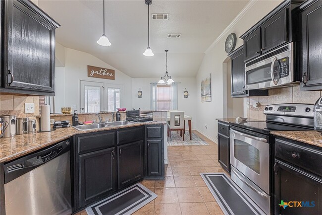 Building Photo - 4011 Salt Fork Dr