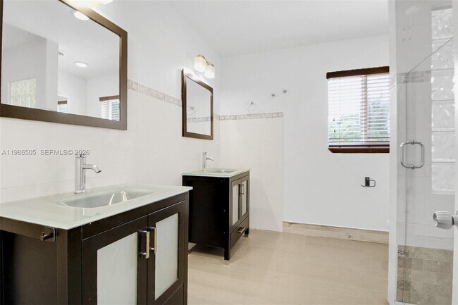 Building Photo - 6900 SW 104th St