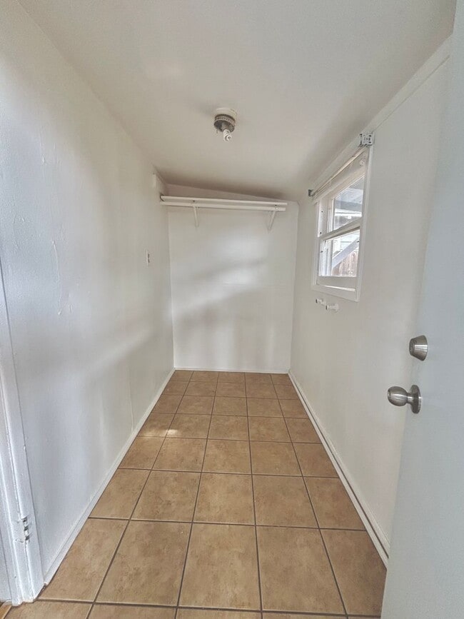 Building Photo - 205 Elmira Ave