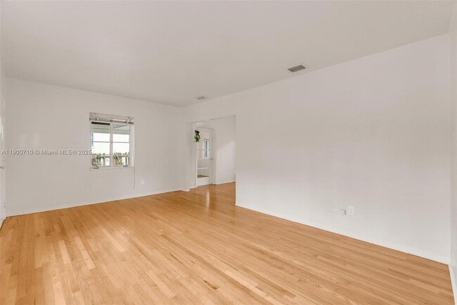 Building Photo - 69 NE 115th St