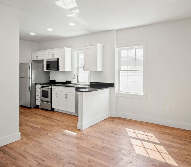 Building Photo - Graham Apartments