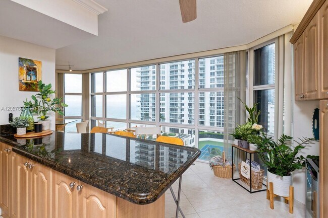 Building Photo - 6423 Collins Ave