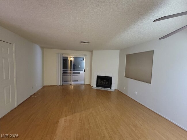 Building Photo - 2200 Highpointe Dr