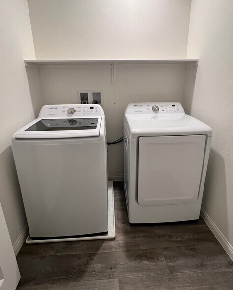 Building Photo - 12185 Scarlet Ember Rd