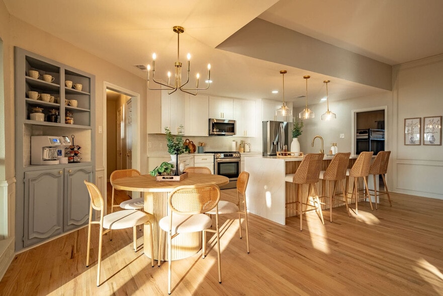 Building Photo - 6509 Lakeshore Ct