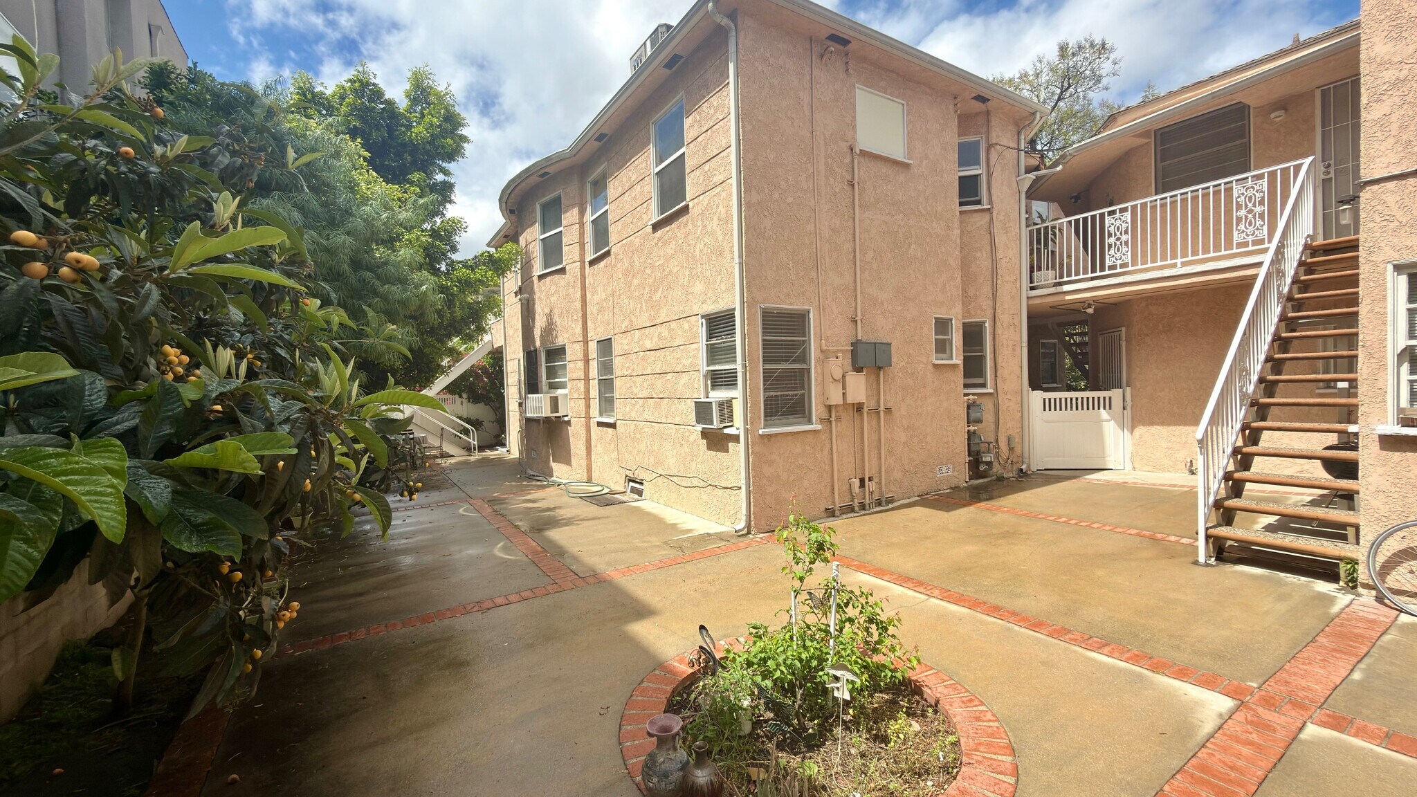 Building Photo - 1700 Don Carlos Ave