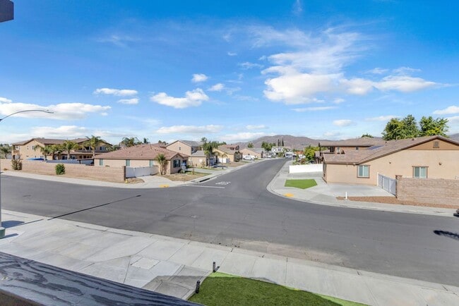 Building Photo - 469 Partridge Ln