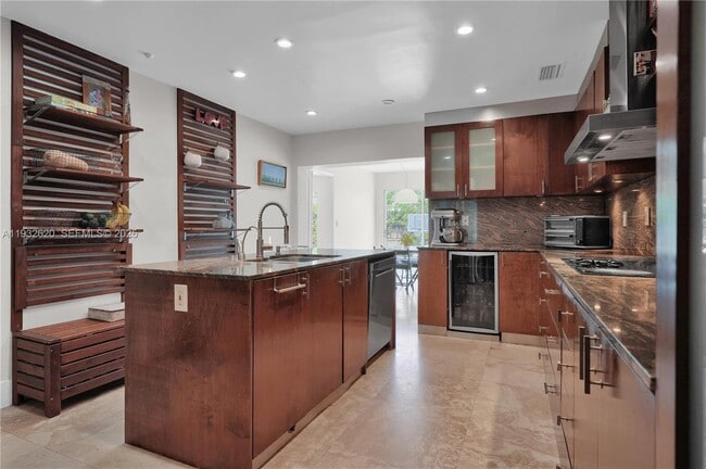 Building Photo - 2101 NE 211th Terrace