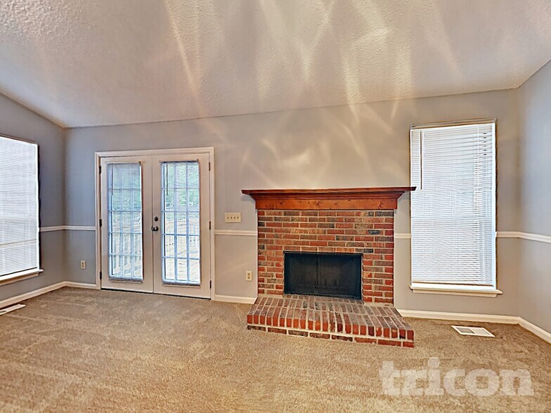 Building Photo - 225 Salusbury Ln