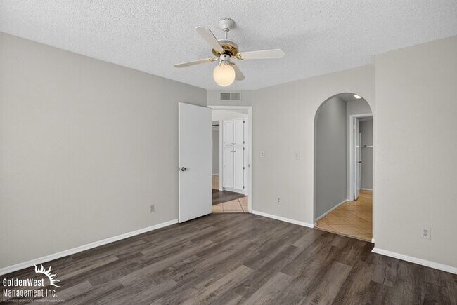 Building Photo - Beautiful 2Bdm 2Ba Condo with Community Pool in Mesa!