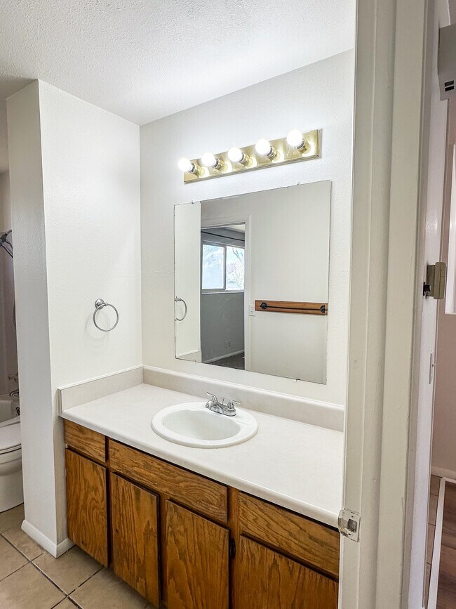 Building Photo - 5333 Peachwood Cir