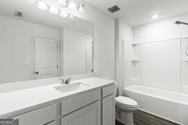 Building Photo - 509 Magnolia Cir