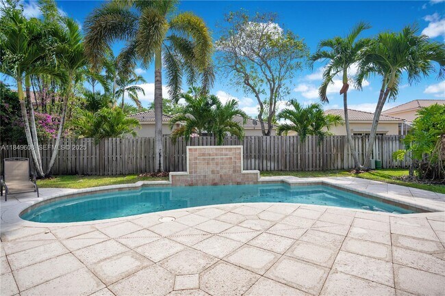 Building Photo - 1570 Elm Grove Rd