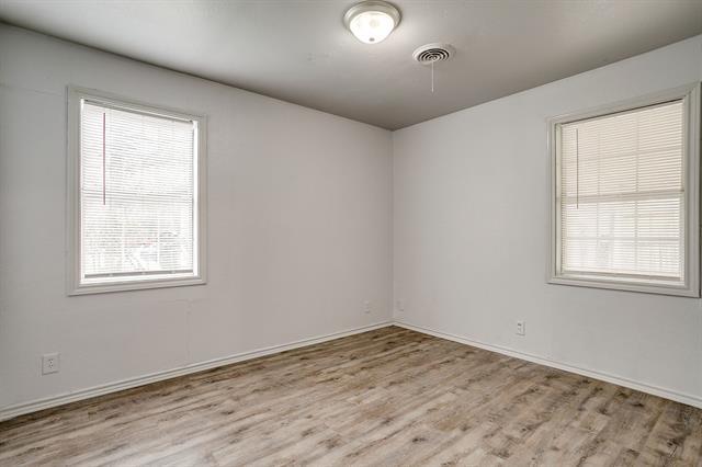 Building Photo - 109 NE Cindy Ln