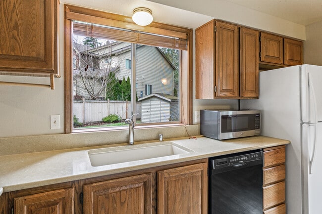 Building Photo - 4521 186th Ave SE