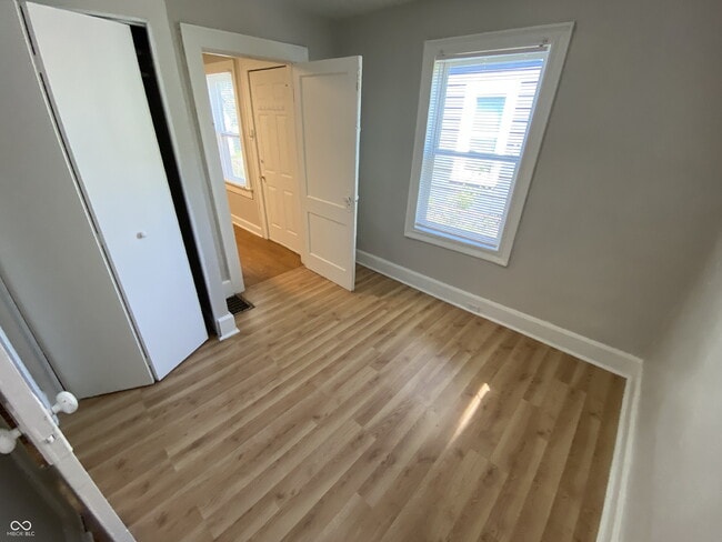 Building Photo - 1533 Kappes St