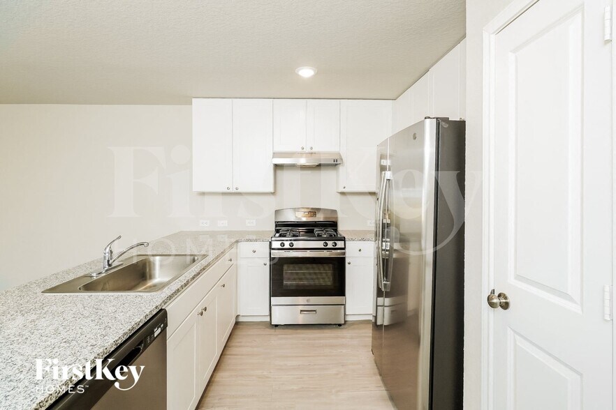 Building Photo - 10747 Prusiner Dr