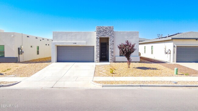 Primary Photo - 1100 Nickel Hl Ave